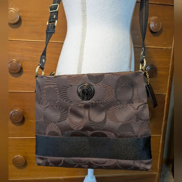 Coach Classic Brown Logo Print Large Travel Crossbody Bag Adjustable Strap - Picture 8 of 13